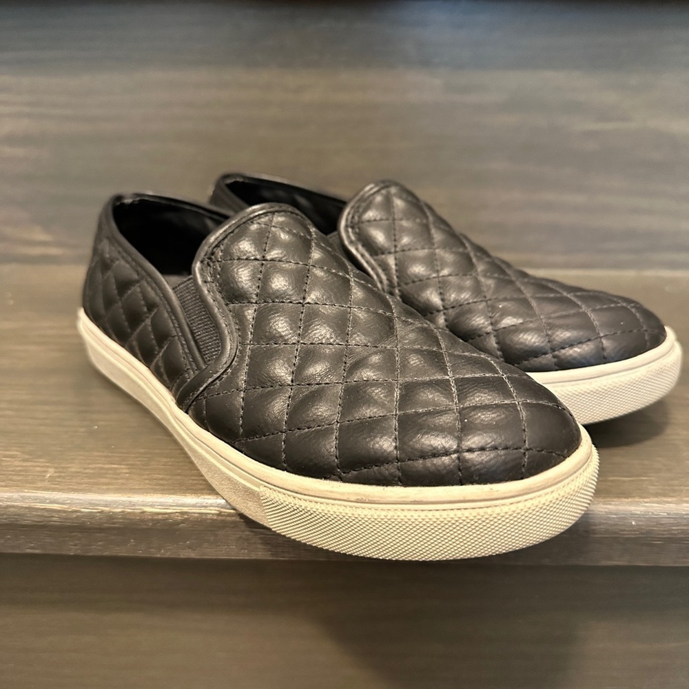 Steve Madden Ecentrcq Slipโ On Sneaker Women's Sneakers Size 6.0 M Black